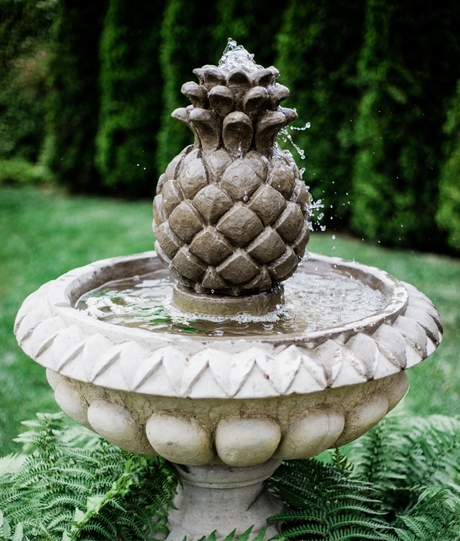 Blumen Risse, Sortiment, Garten, Brunnen, Gruen, Grau, Beige, Gartenbrunnen, Stein, rund, Ananas, Garten